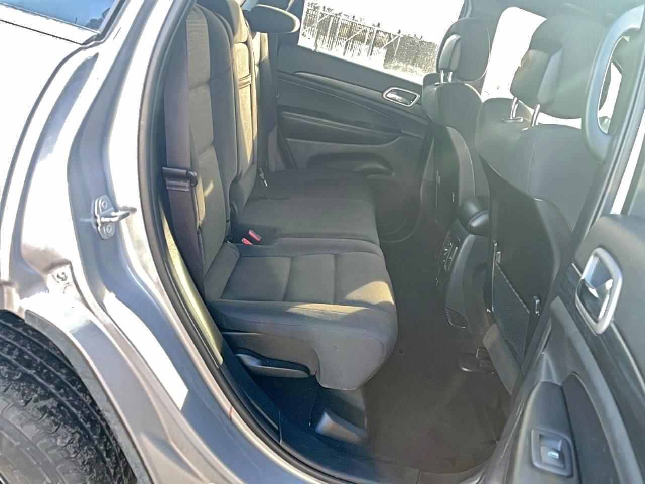 2020 Jeep Grand Cherokee Laredo - Image 6