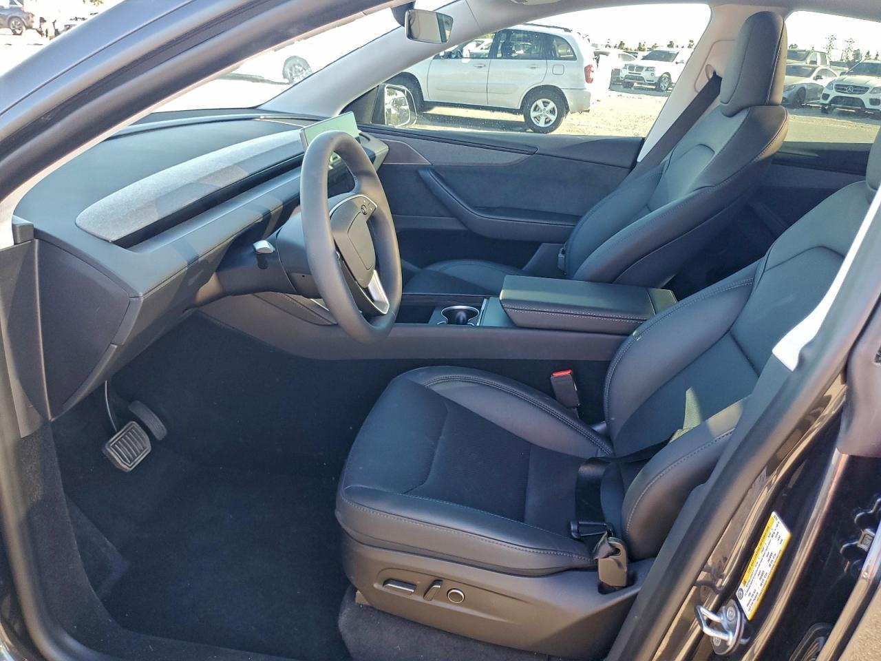 2026 Tesla Model Y - Image 7