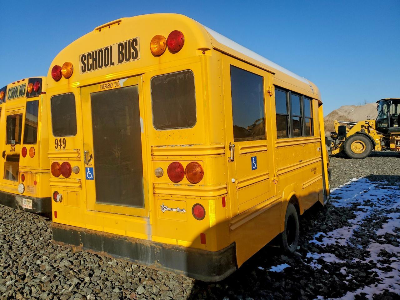 2013 Chevrolet Express School Bus - Фото 4