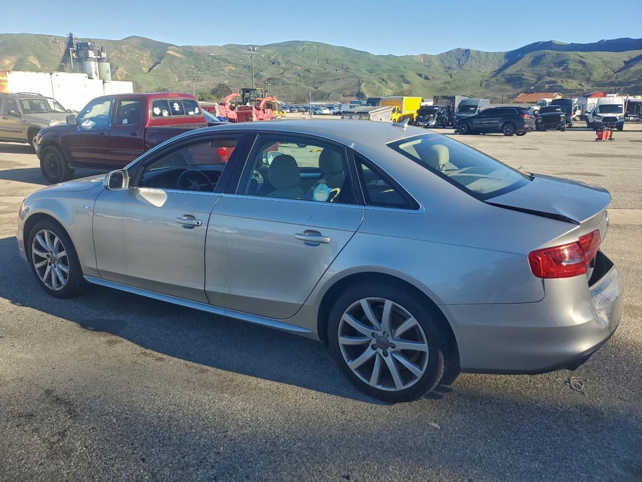 2014 Audi A4 Premium - Фото 2