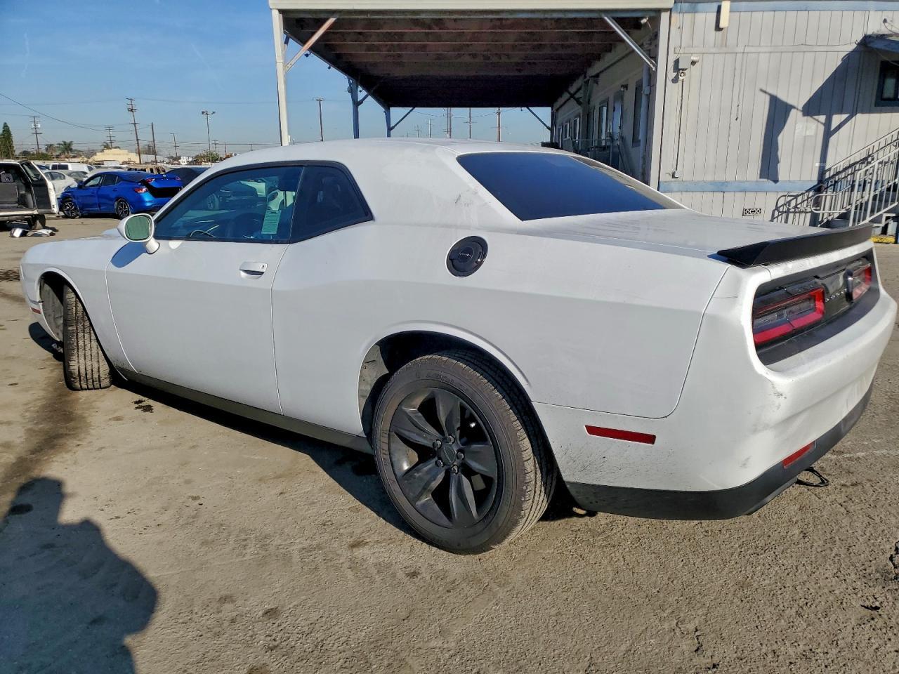 2016 Dodge Challenger Sxt - Image 2