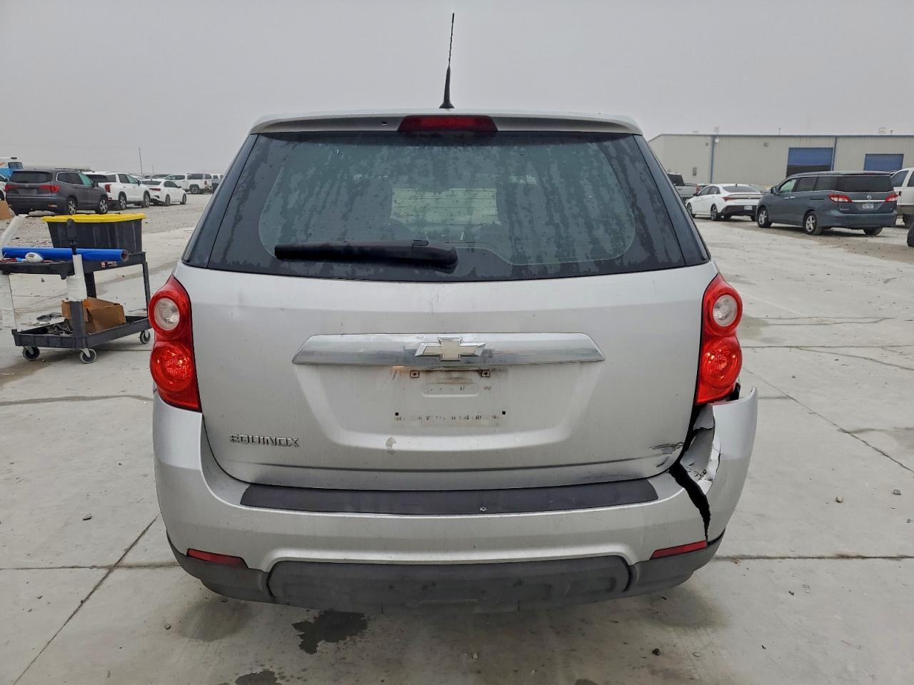 2011 Chev Equinox Ls - Image 6