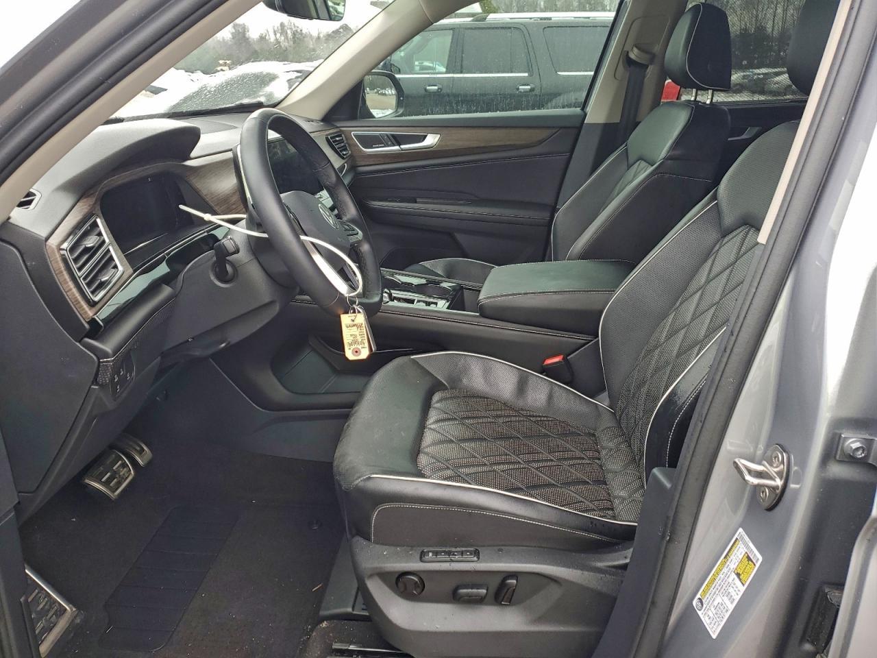 2024 Volkswagen Atlas Sel Premium R-Line - Image 7