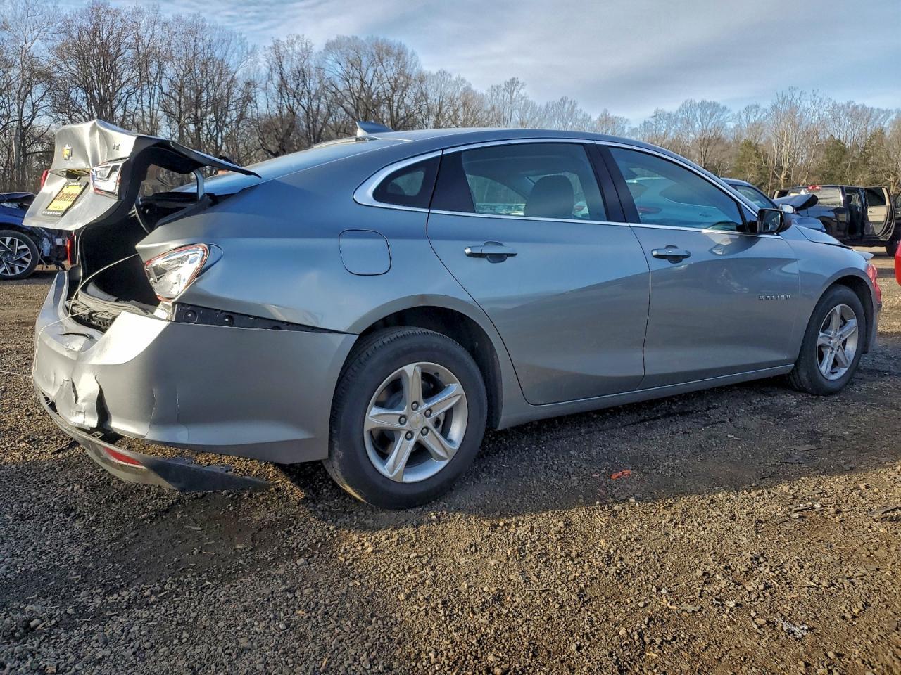 2024 Chevrolet Malibu Lt - Image 3