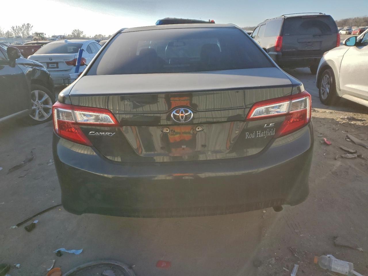 2014 Toyota Camry L - Фото 6