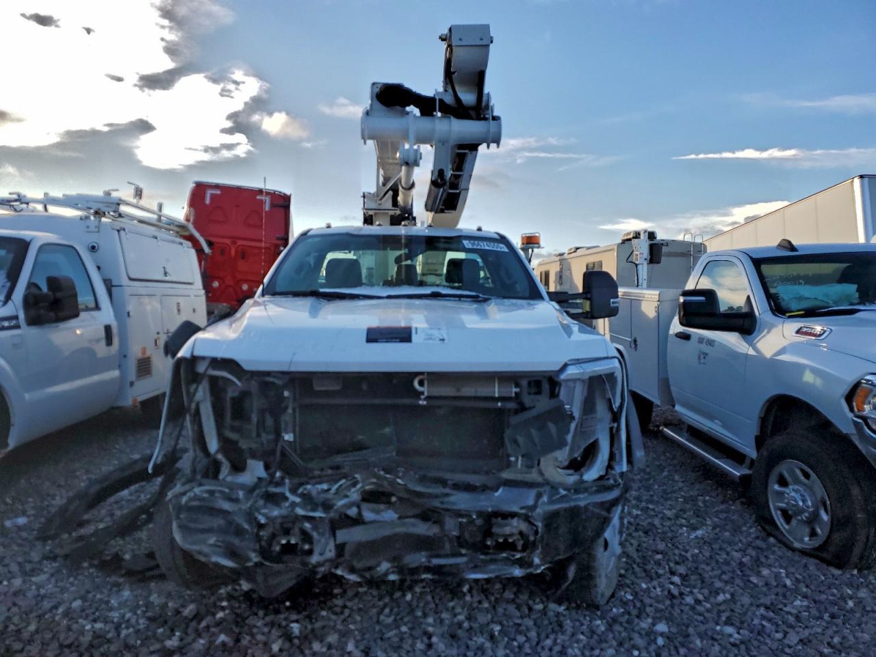 2025 Ford F550 Super Duty Bucket Truck - Фото 5
