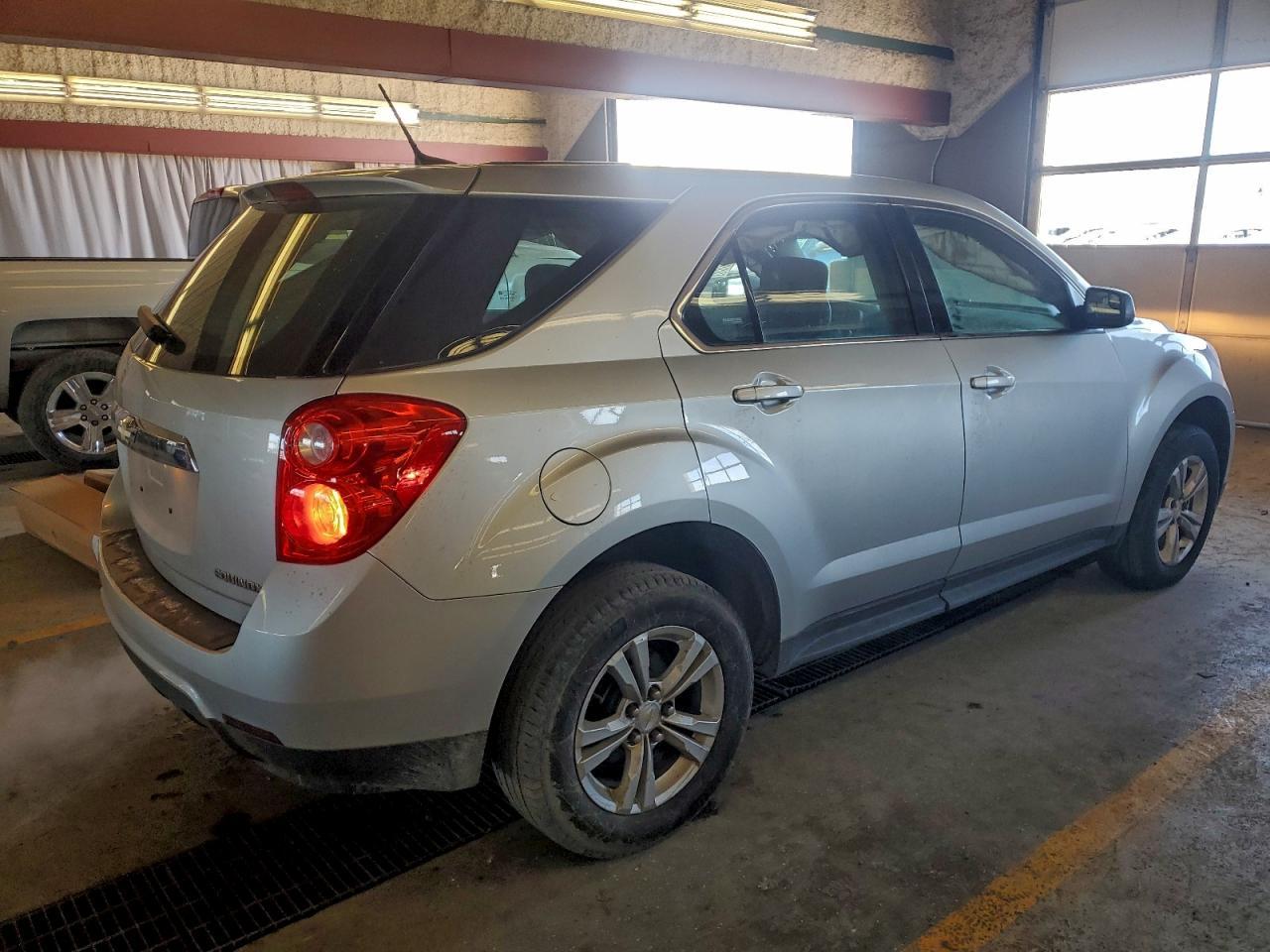 2014 Chevrolet Equinox Ls - Image 3
