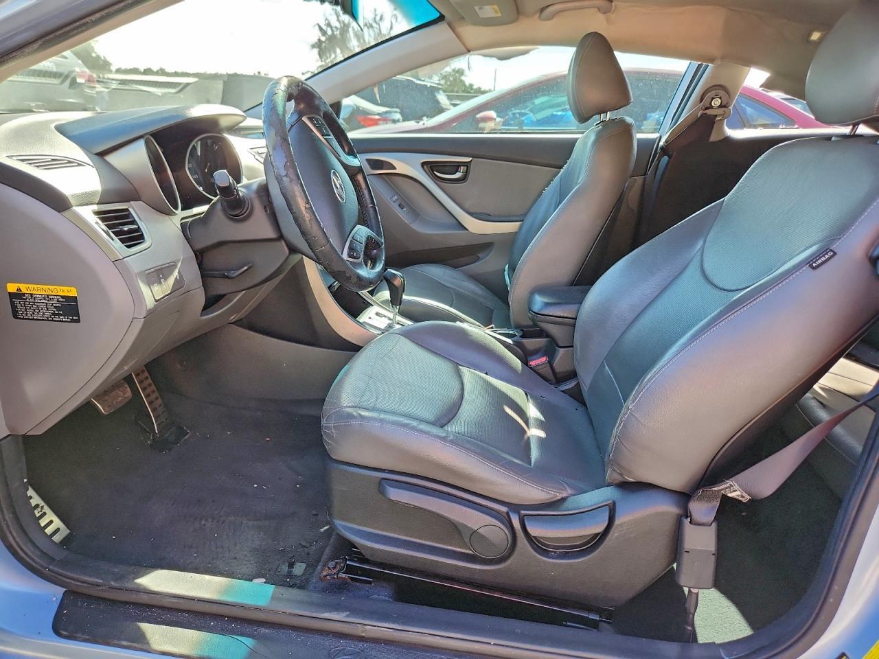 2013 Hyundai Elantra - Image 7