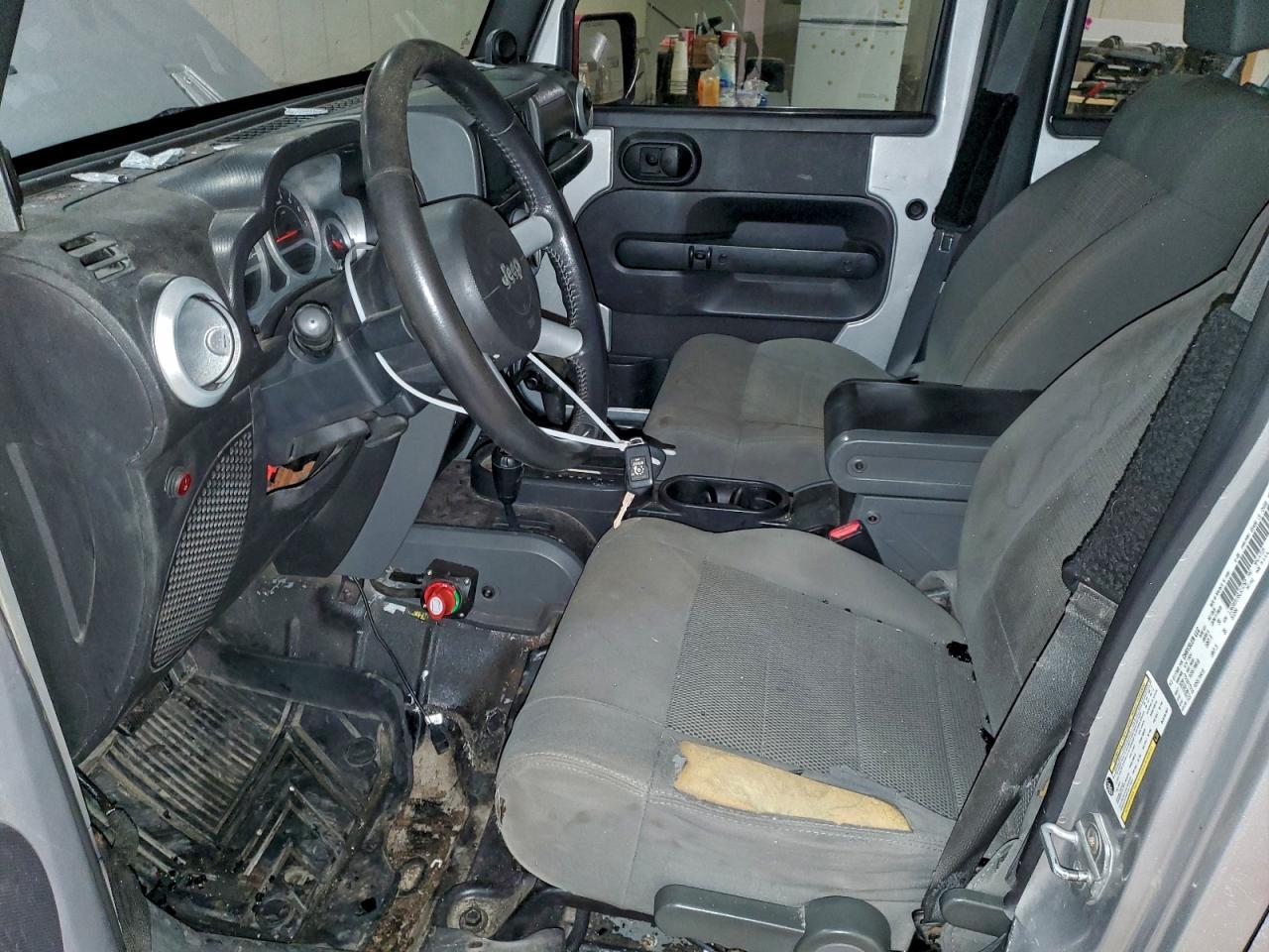 2008 Jeep Wrangler Unlimited Sahara - Image 7
