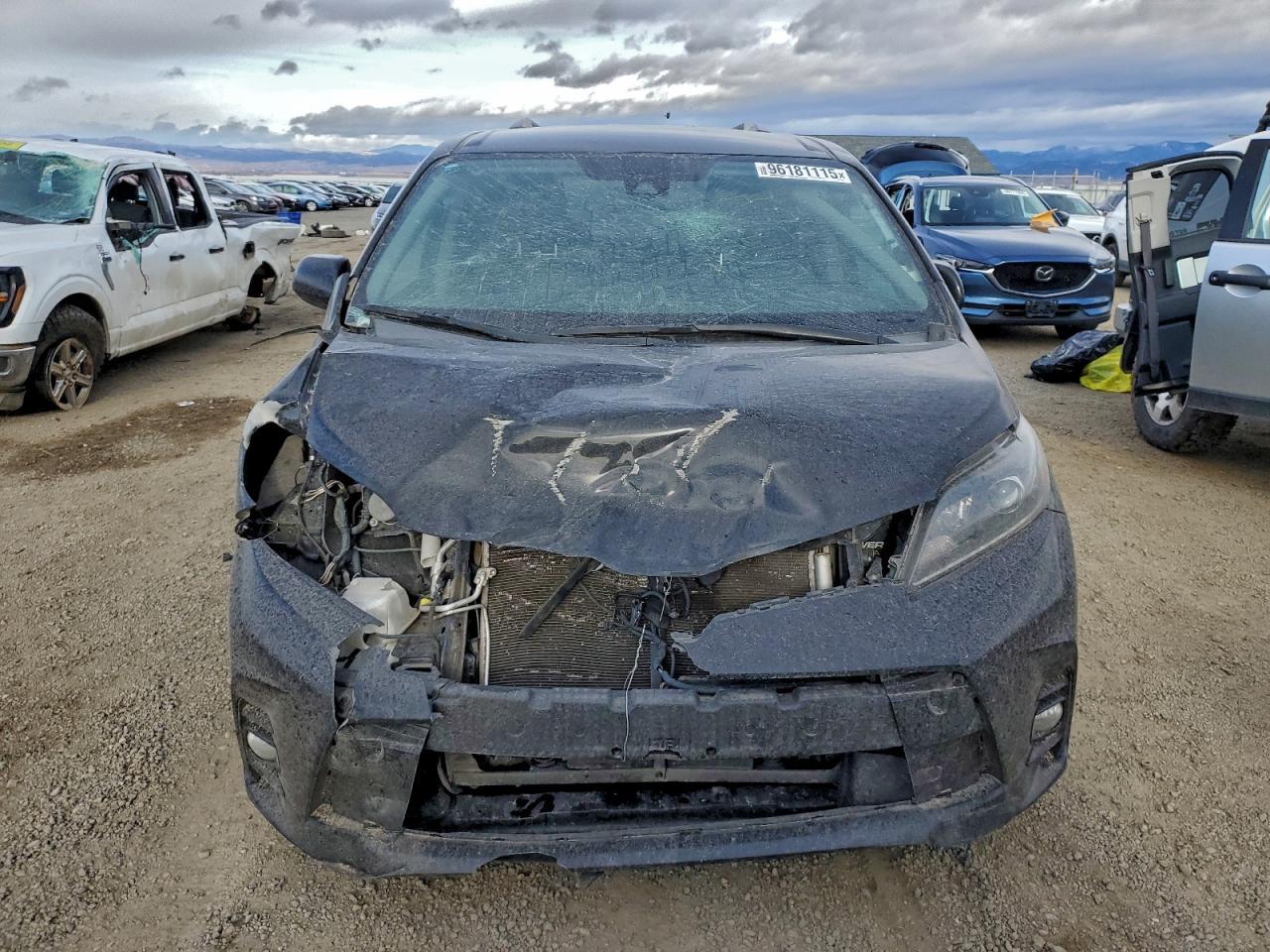 2020 Toyota Sienna Se - Фото 5