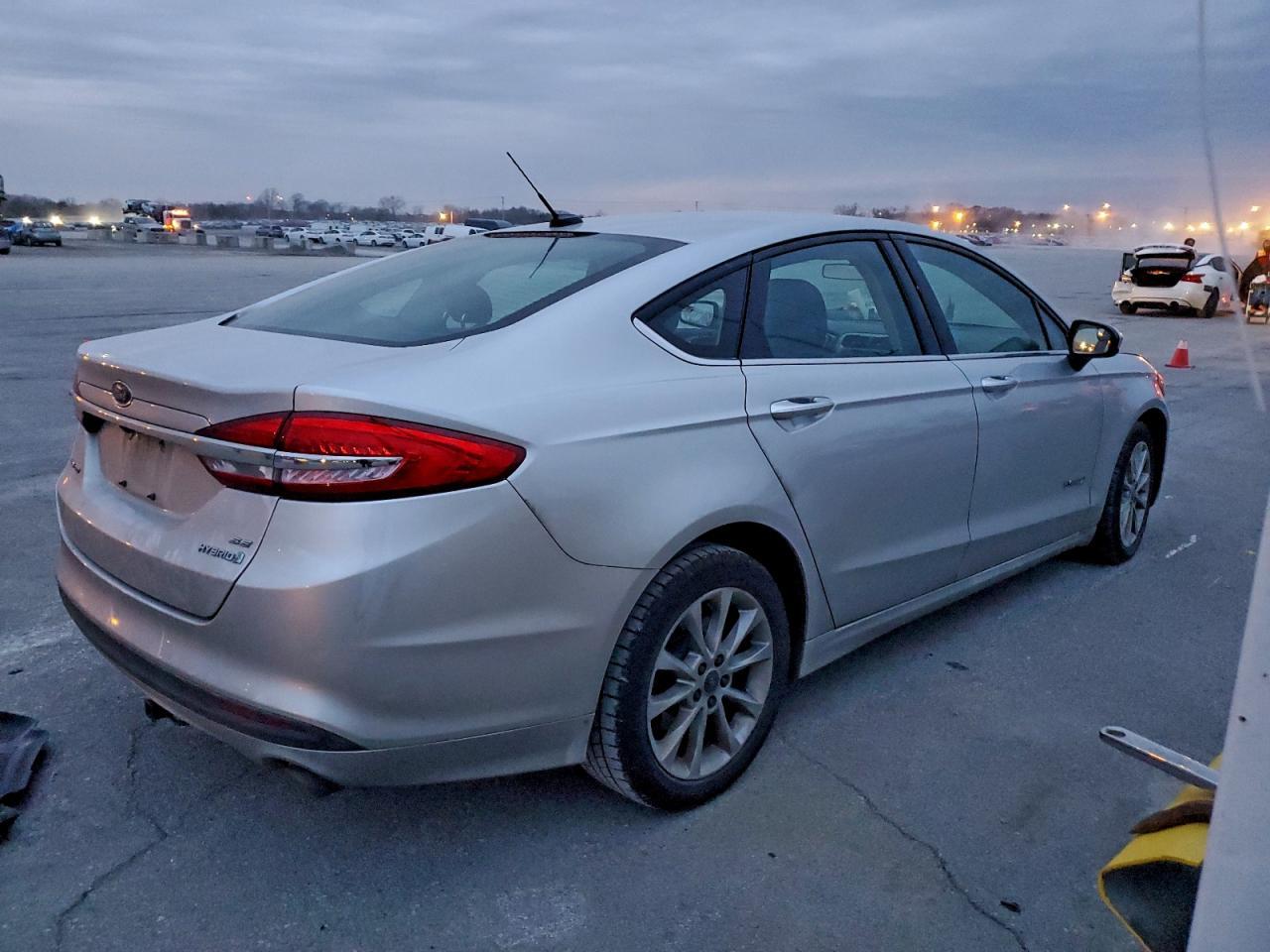 2017 Ford Fusion Se Hybrid - Фото 3