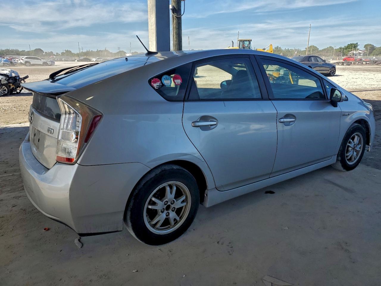 2011 Toyota Prius - Фото 3