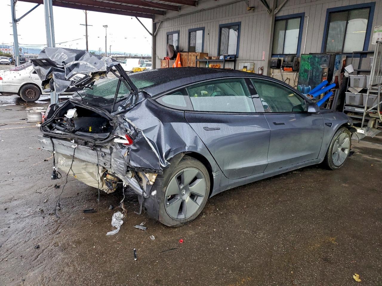 2022 Tesla Model 3 - Фото 3