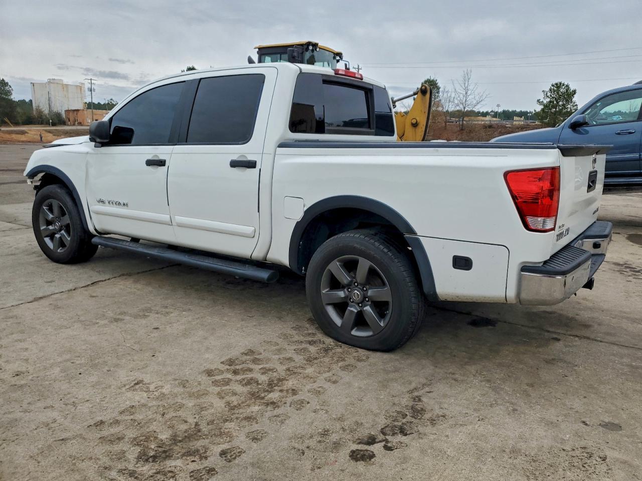 2015 Nissan Titan S - Image 2
