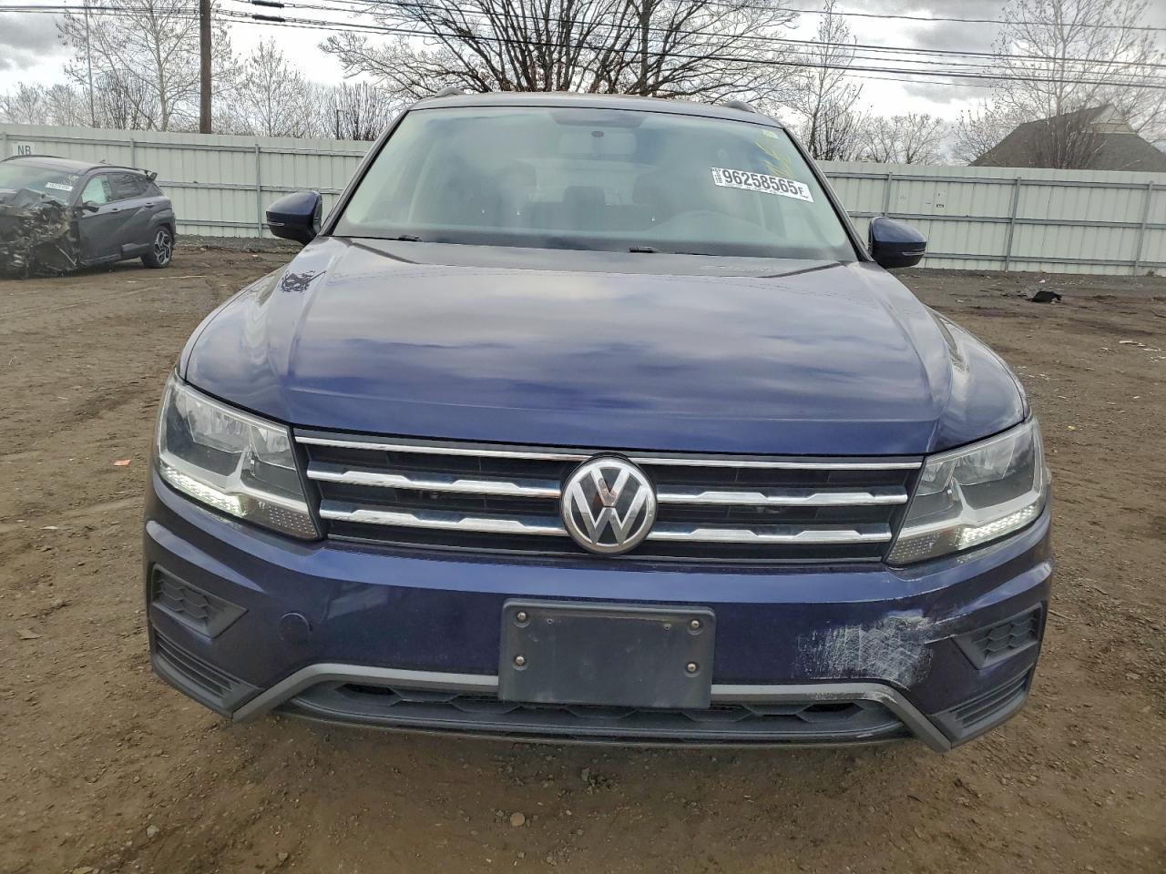 2021 Volkswagen Tiguan S - Фото 5
