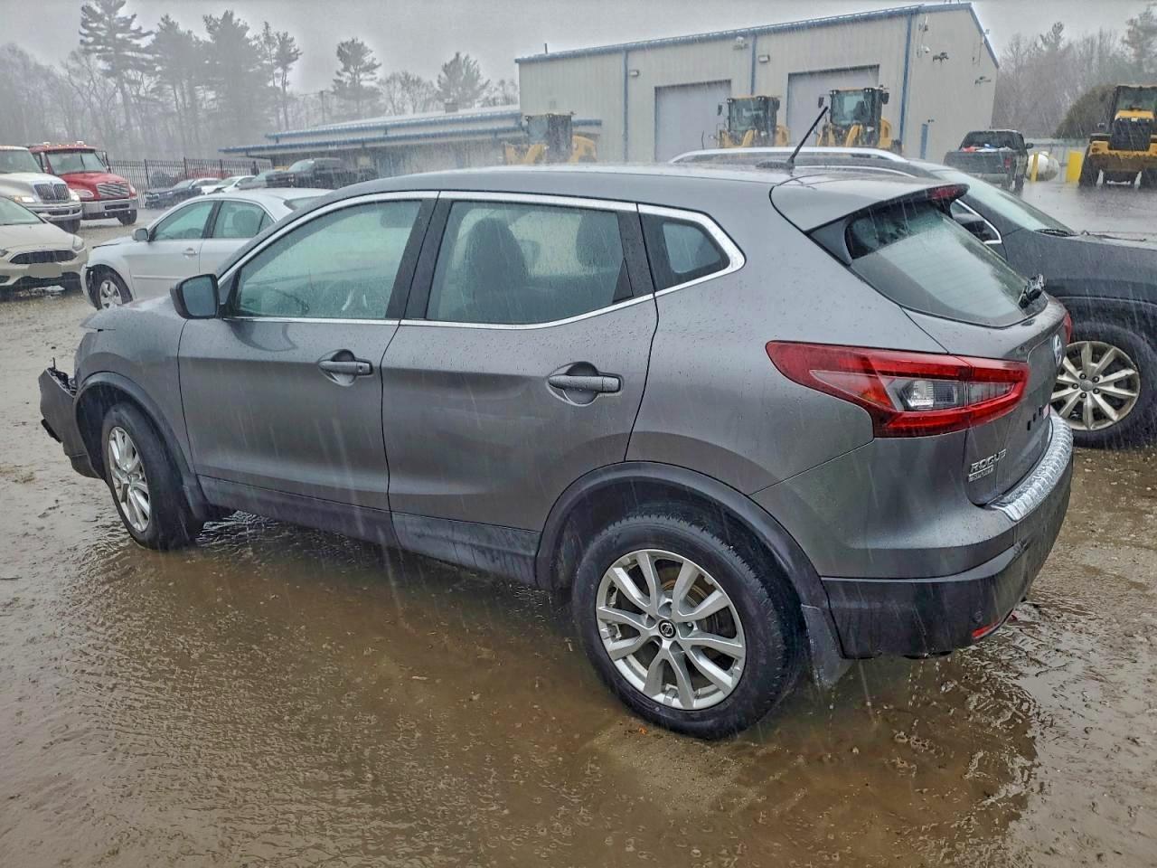 2020 Nissan Rogue Sport S - Фото 2