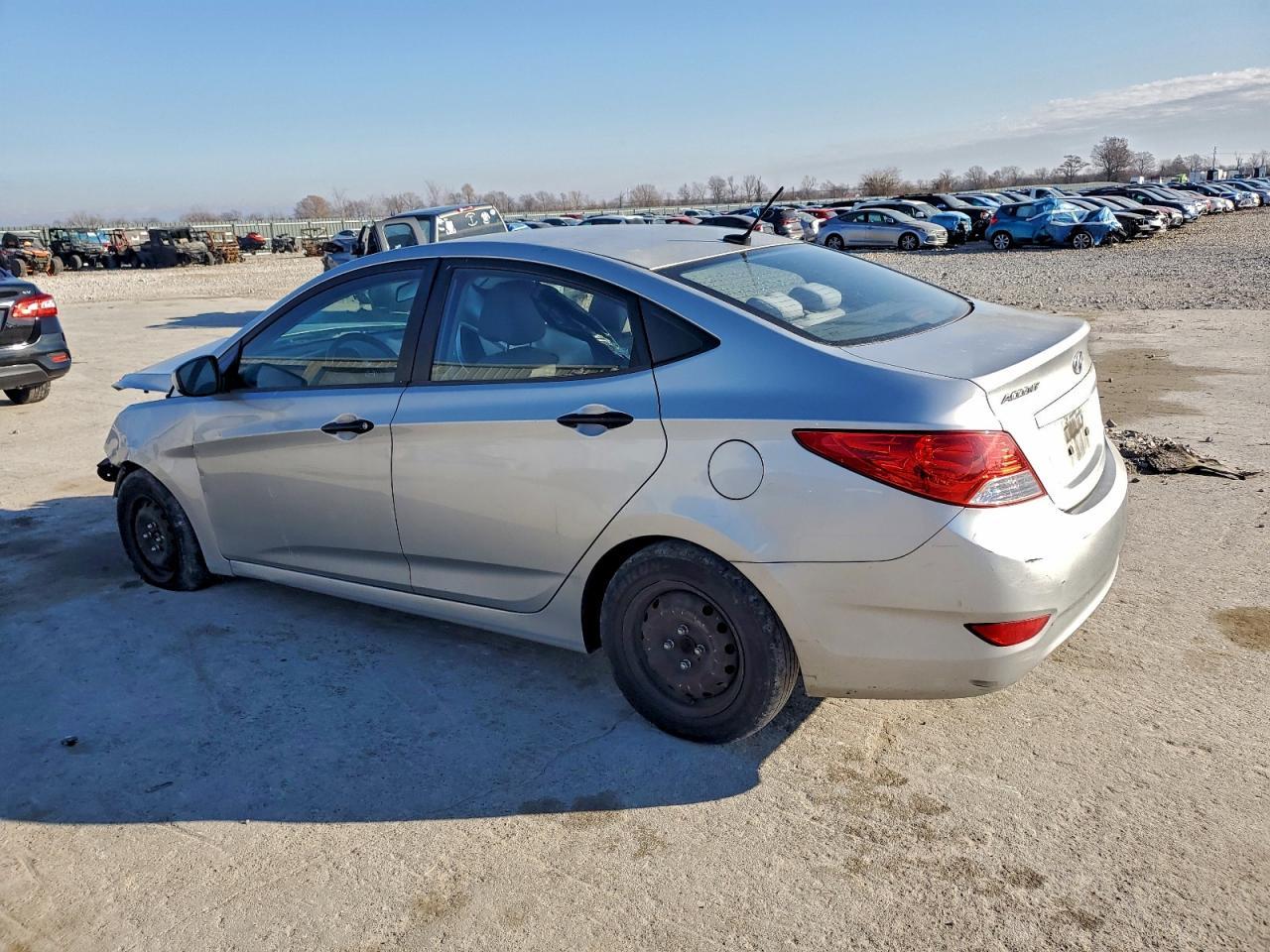 2012 Hyundai Accent Gls - Фото 2