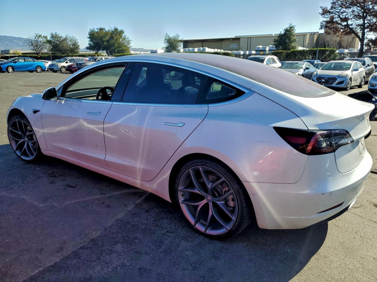 2017 Tesla Model 3 - Фото 2