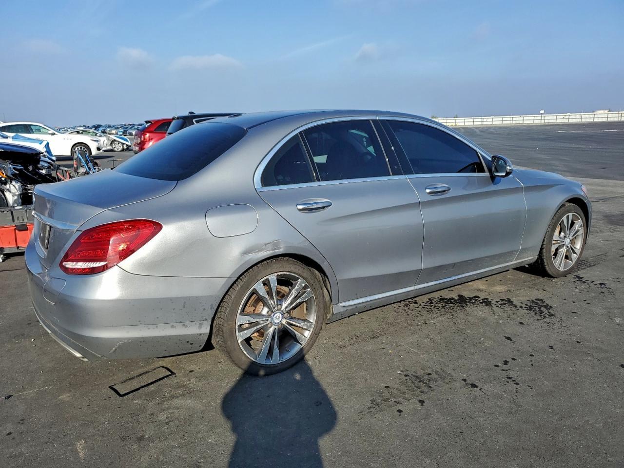 2016 Mercedes-Benz C 350E - Image 3