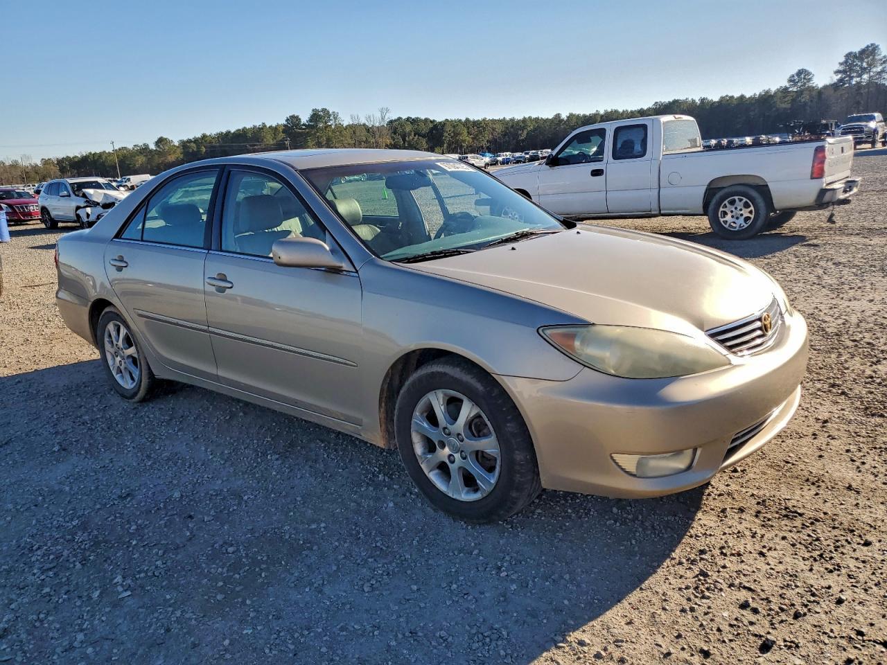 2005 Toyota Camry Le - Image 4