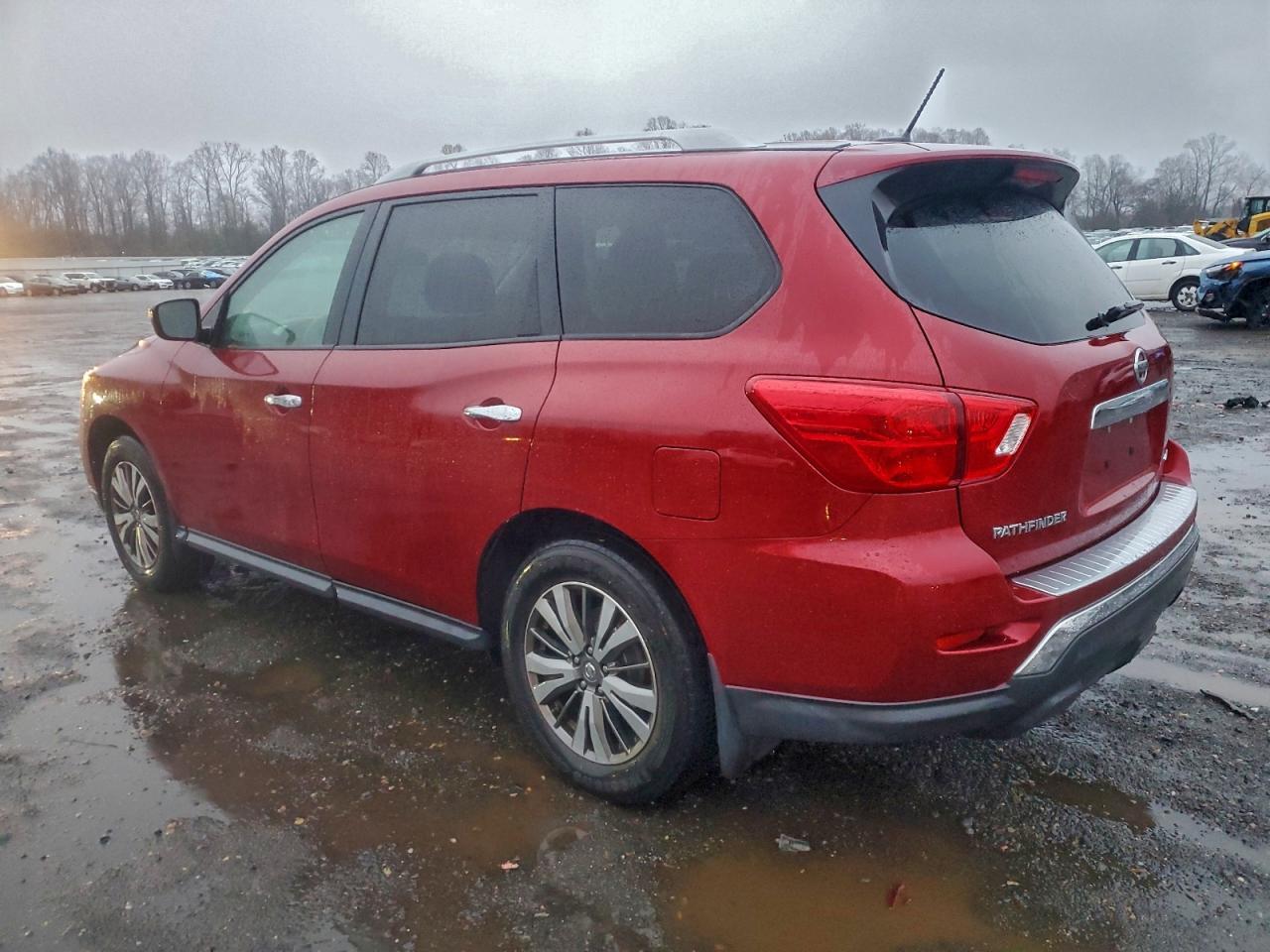 2018 Nissan Pathfinder S - Фото 2