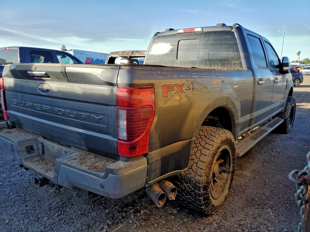 2022 Ford F250 Super Duty - Фото 3