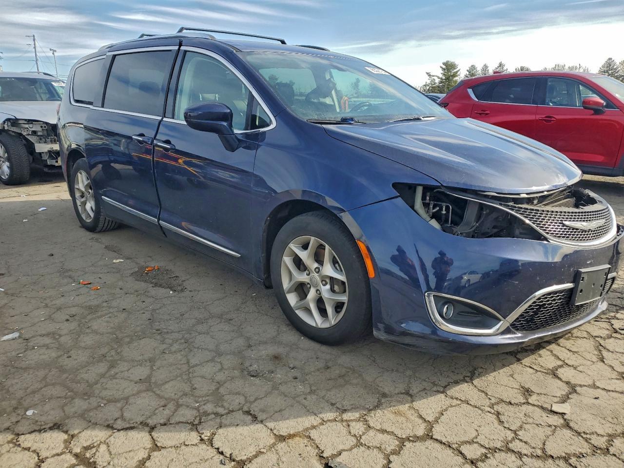 2017 Chrysler Pacifica Touring L Plus - Image 4