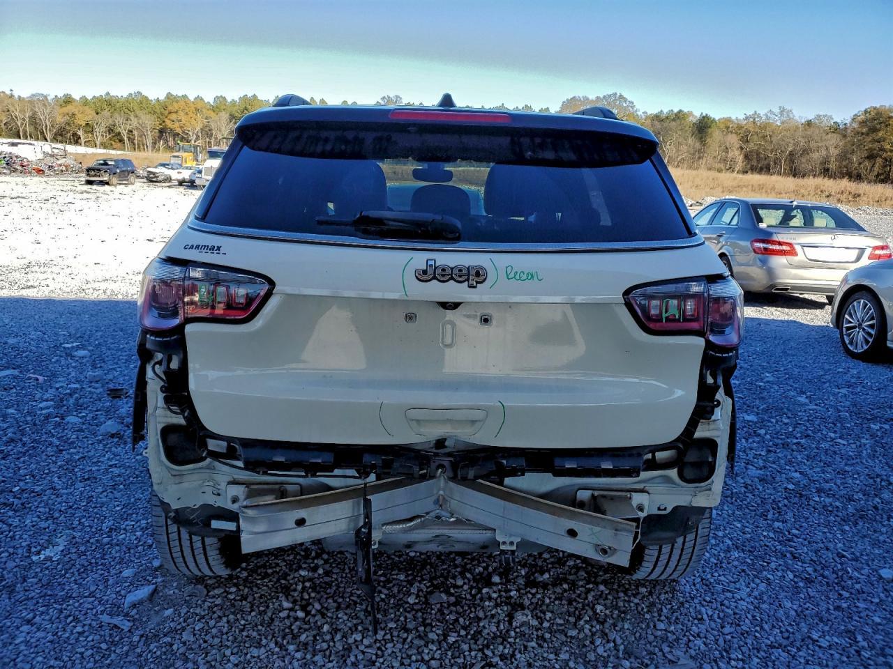 2018 Jeep Compass Latitude - Image 6