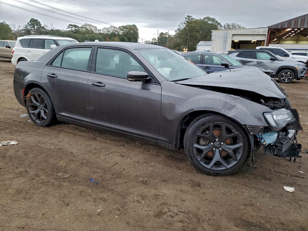 2021 Chrysler 300 S - Фото 4