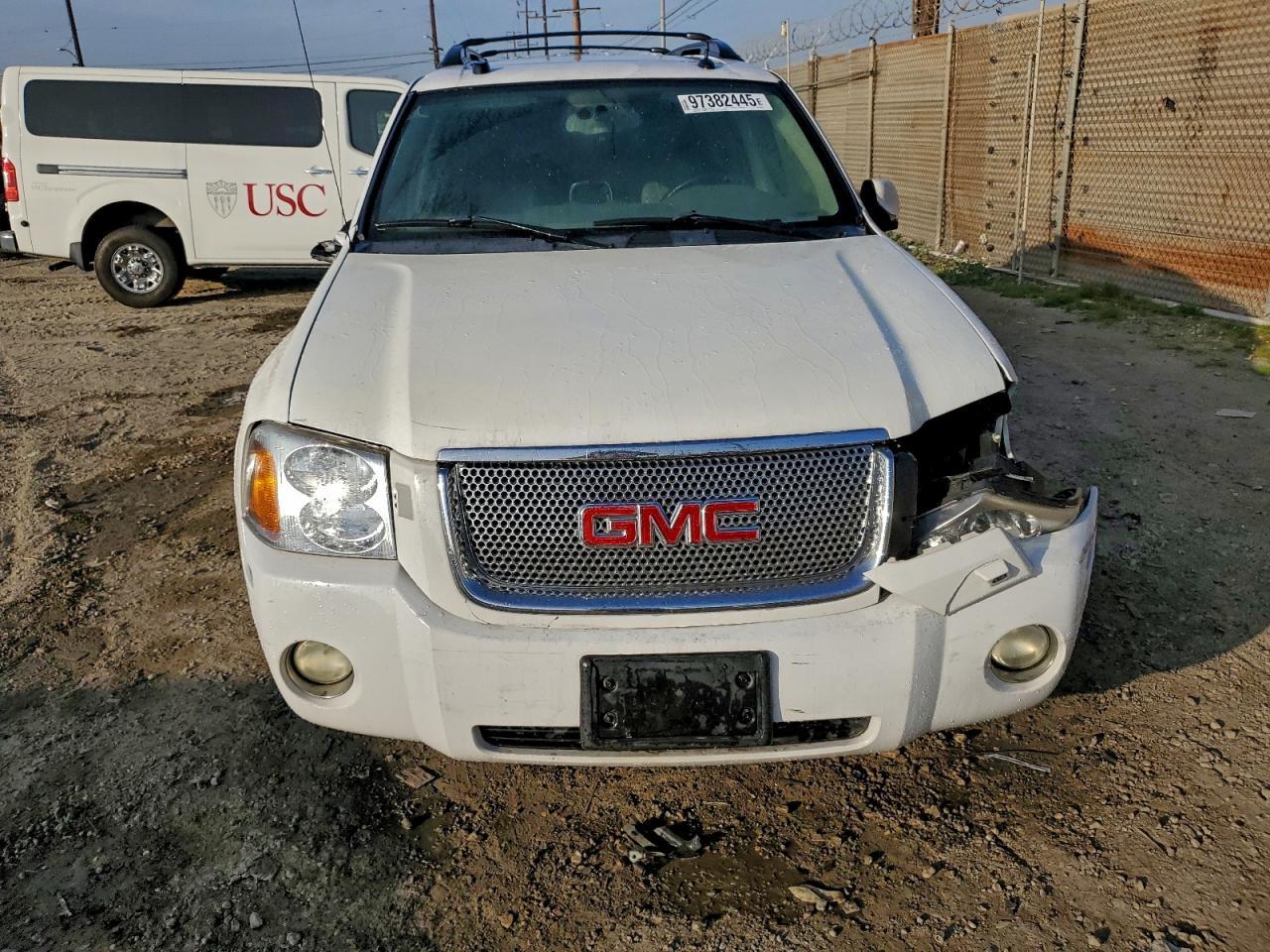 2005 GMC Envoy Denali Xl - Image 5