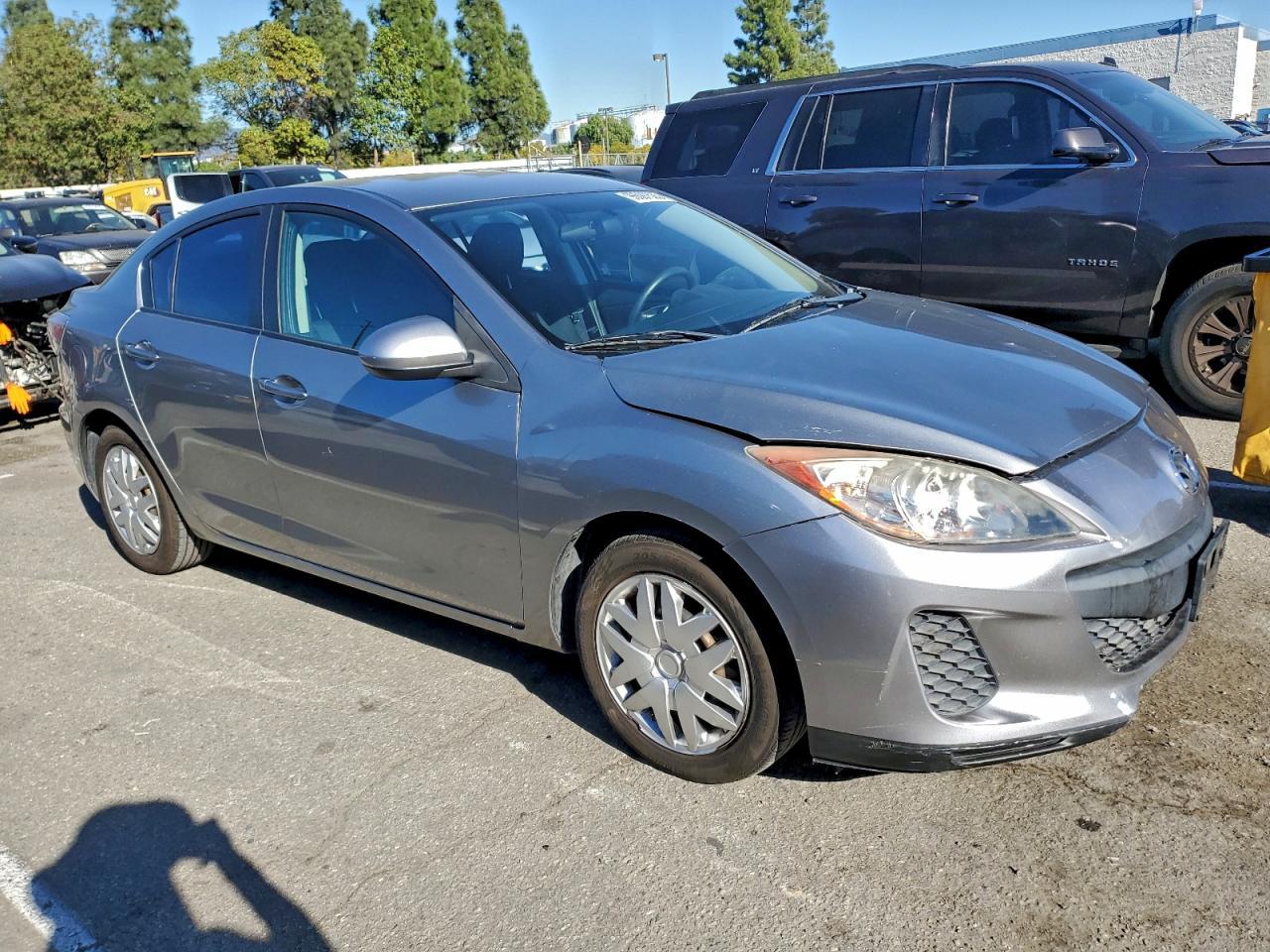 2012 Mazda 3 I - Image 4