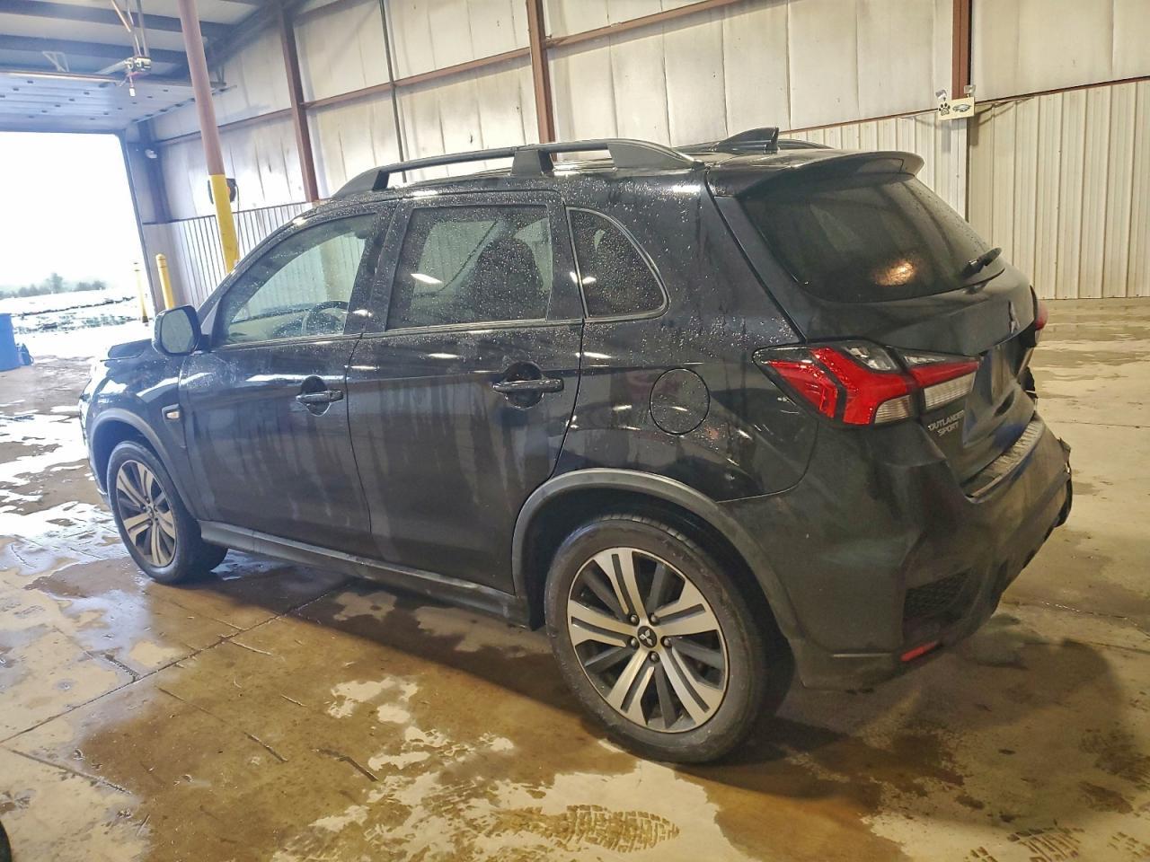 2022 Mitsubishi Outlander Sport Es - Image 2