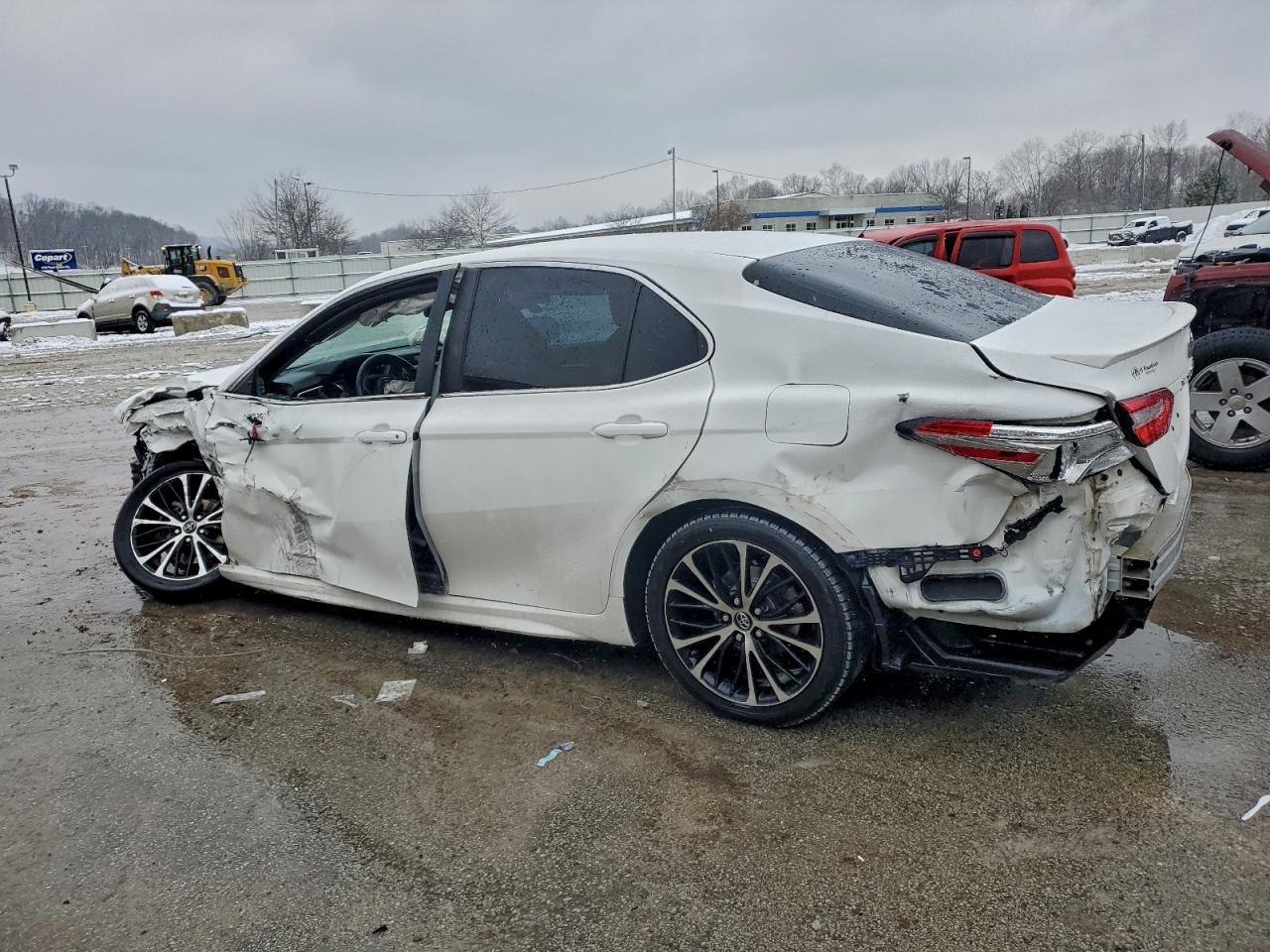 2018 Toyota Camry L - Image 2