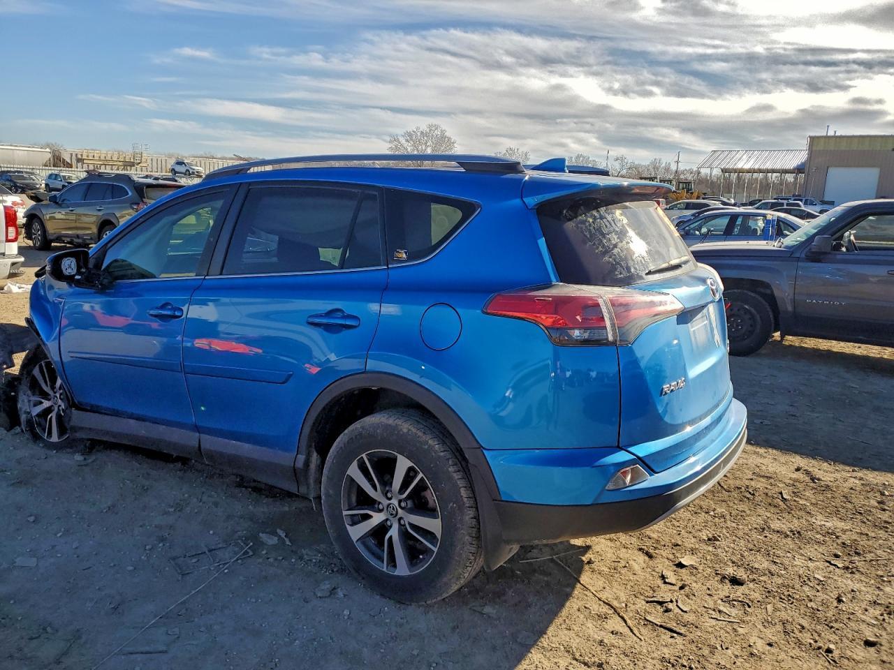2017 Toyota Rav4 Xle - Фото 2