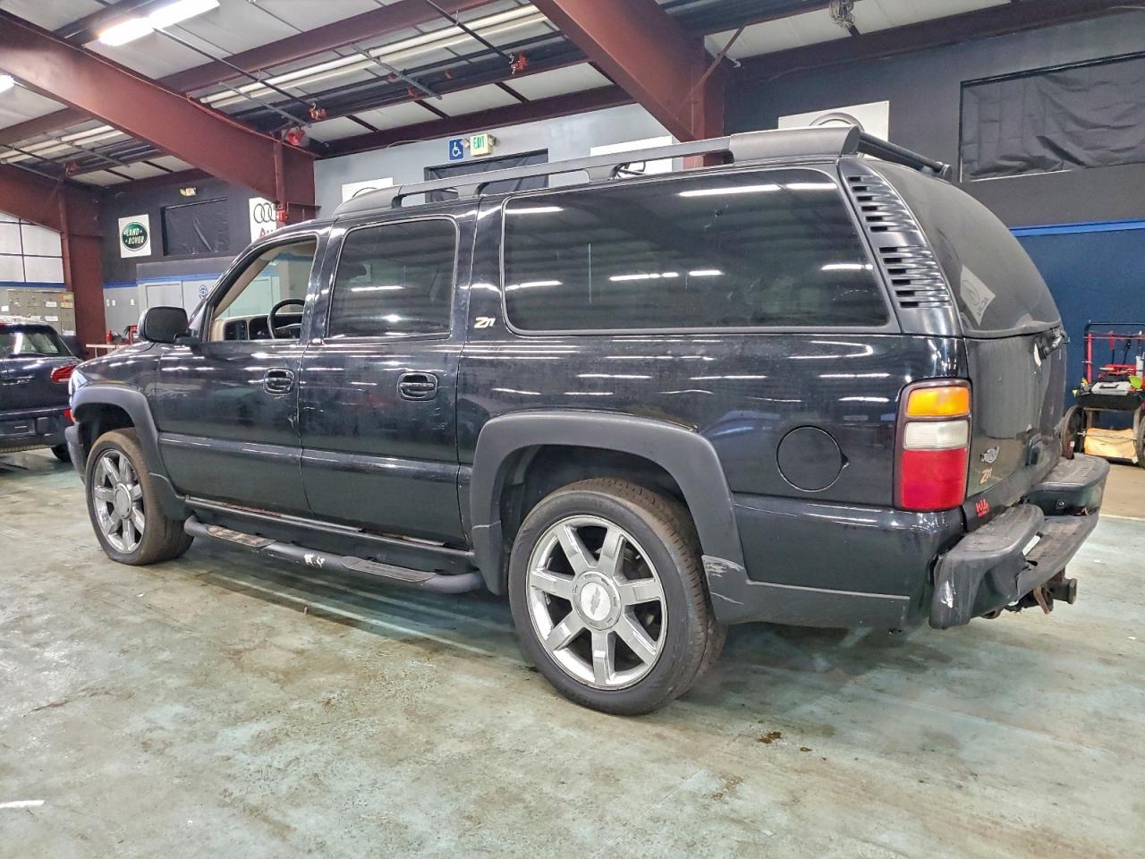 2004 Chevrolet Suburban K1500 - Image 2
