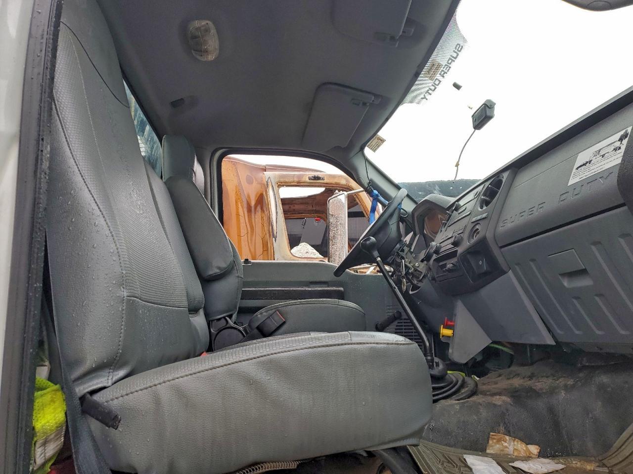 2015 Ford F750 Super Duty Flatbed Truck - Фото 5