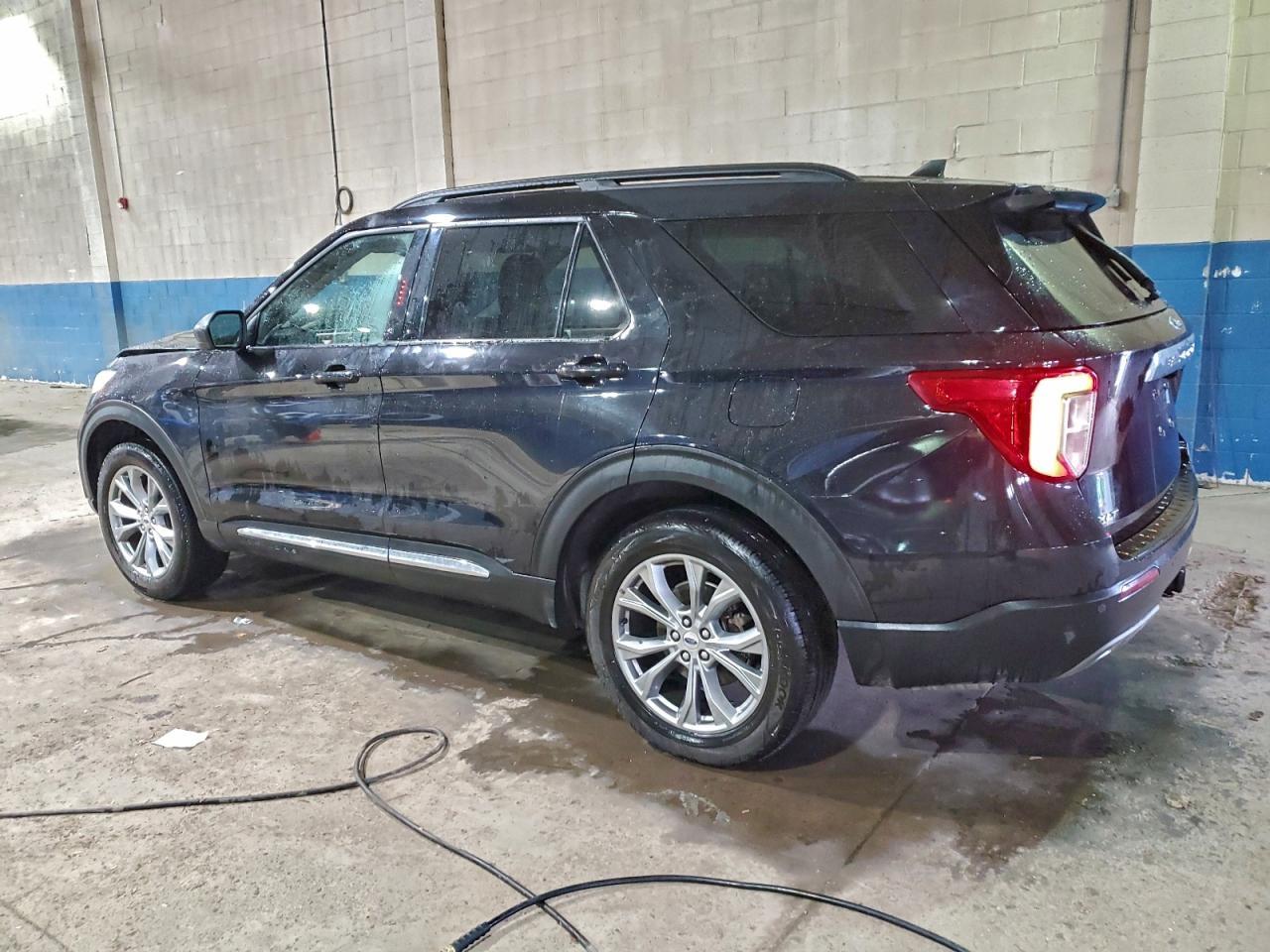 2022 Ford Explorer Xlt - Image 2