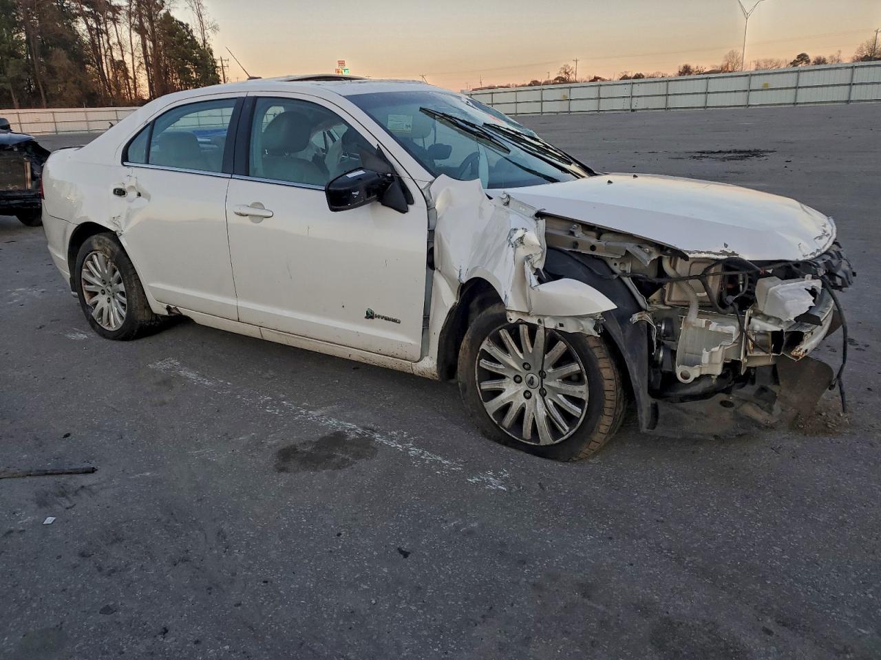 2010 Ford Fusion Hybrid - Image 4