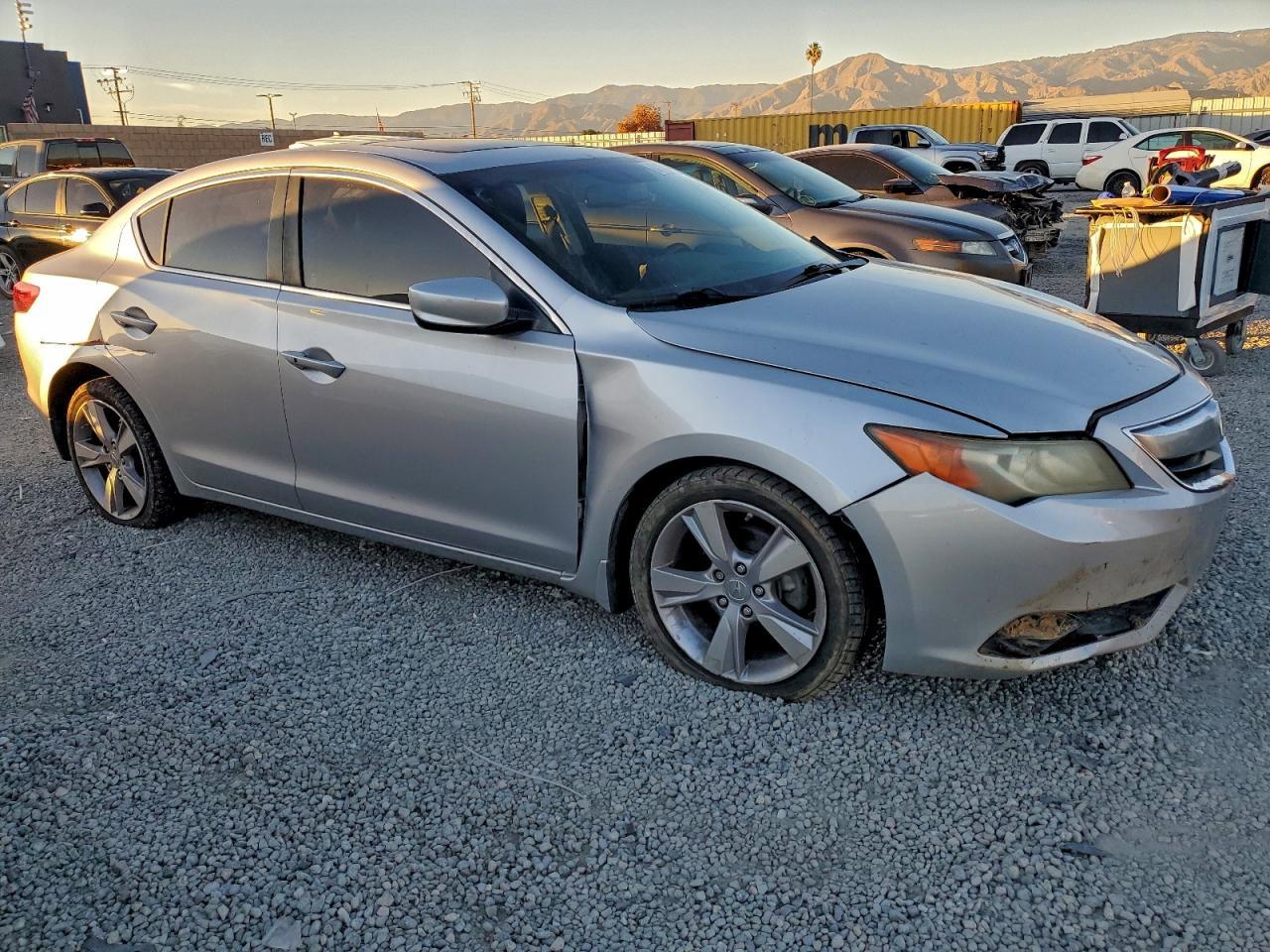 2013 Acura Ilx 20 Premium - Image 4