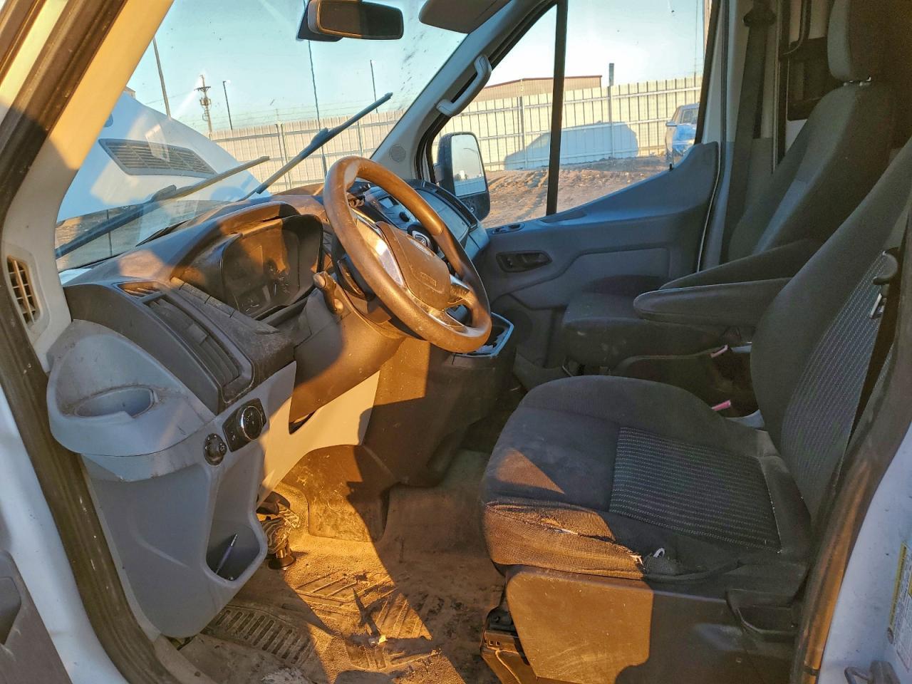 2015 Ford Transit T-350 Utility / Service Van - Фото 7