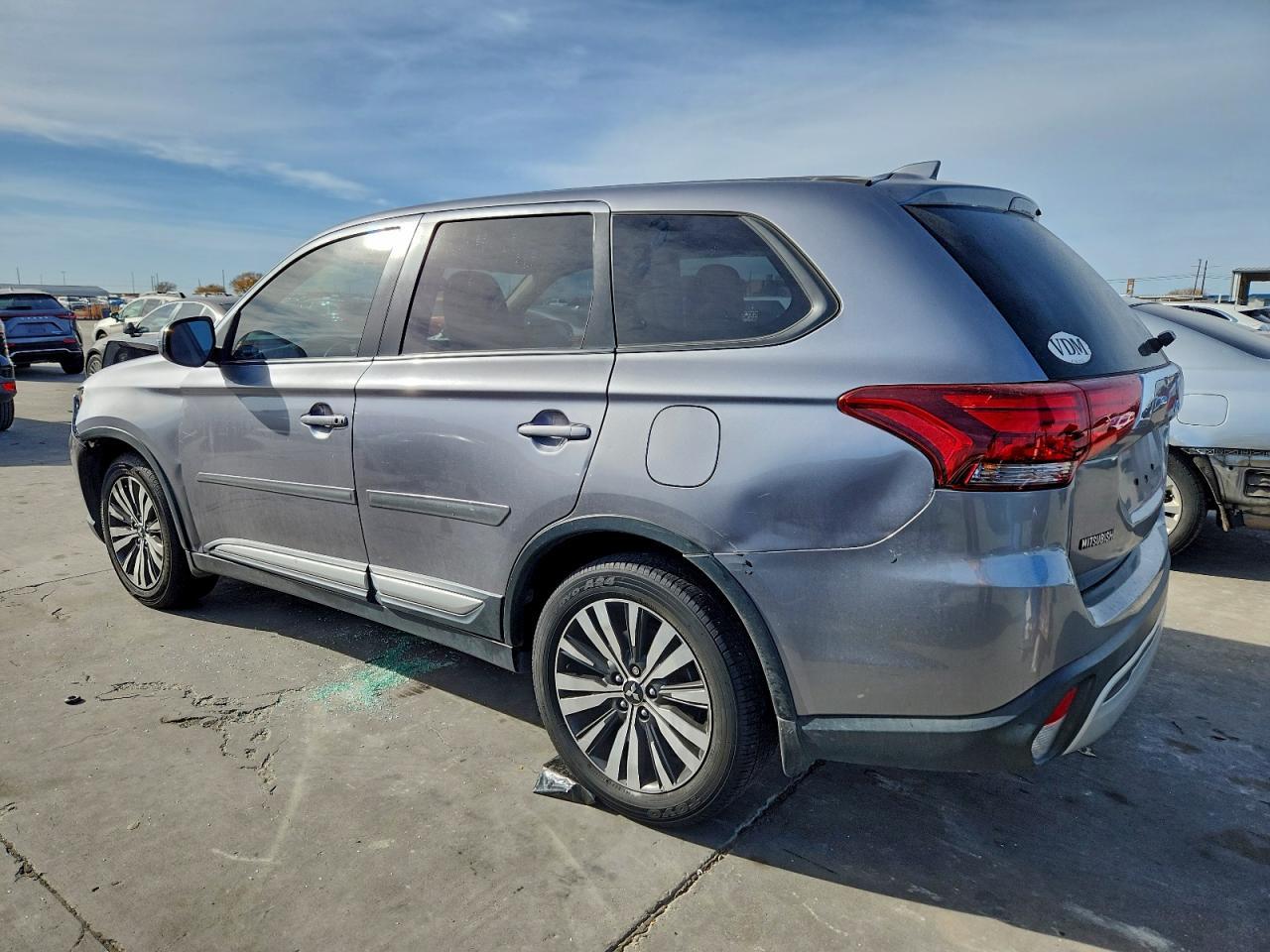 2019 Mitsubishi Outlander Se - Image 2