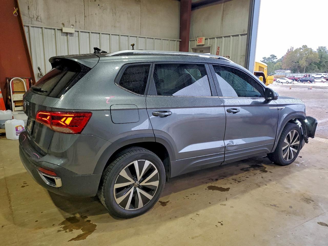 2022 Volkswagen Taos Se - Фото 3