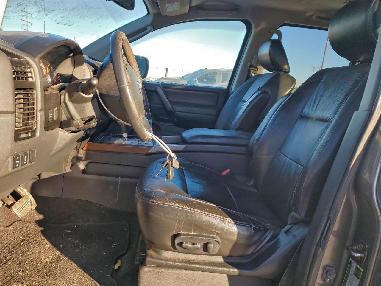 2011 Nissan Titan S - Image 7