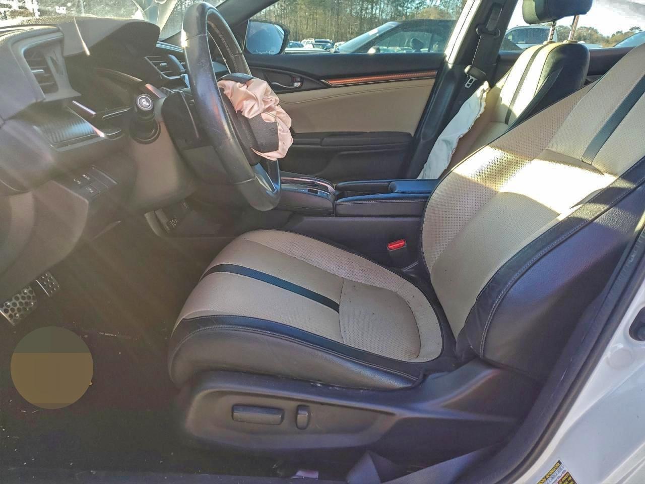 2018 Honda Civic Sport Touring - Image 7