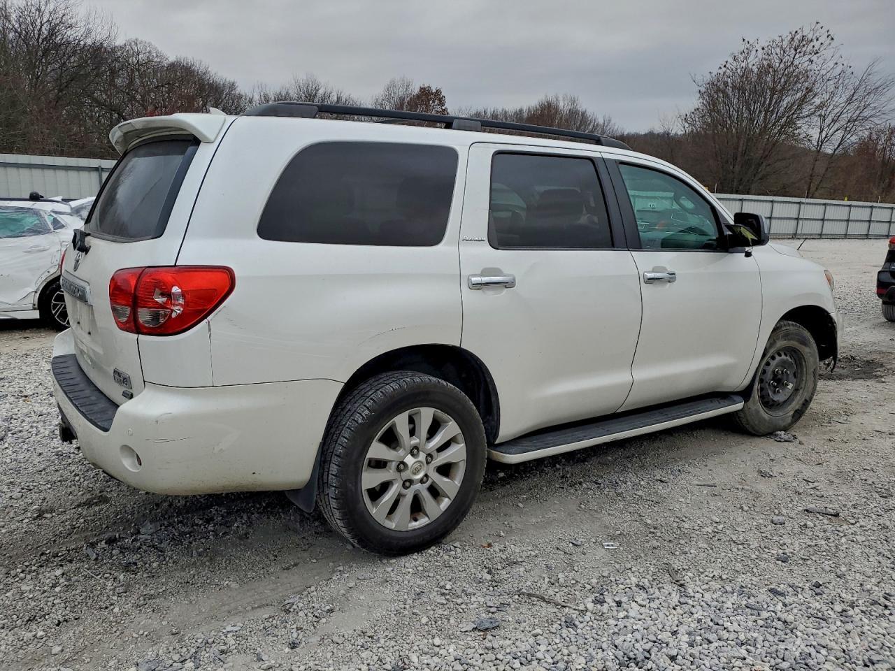 2015 Toyota Sequoia Platinum - Фото 3