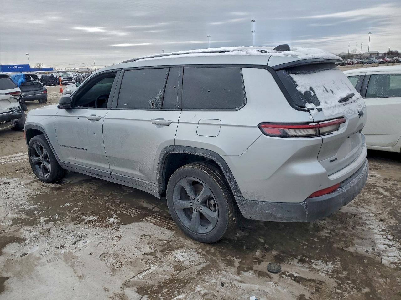 2023 Jeep Grand Cherokee L Laredo - Image 2