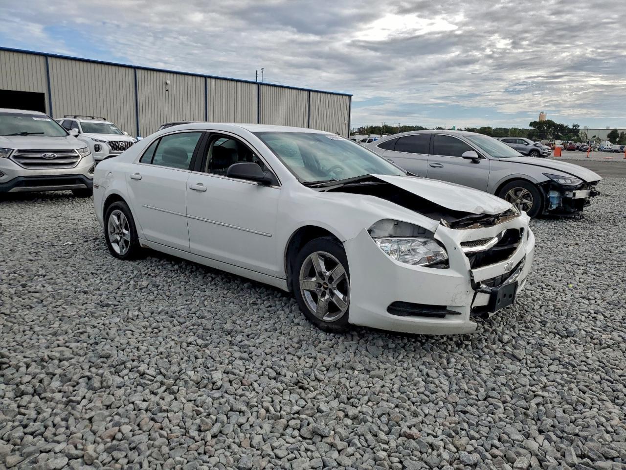 2010 Chevrolet Malibu Ls - Фото 4