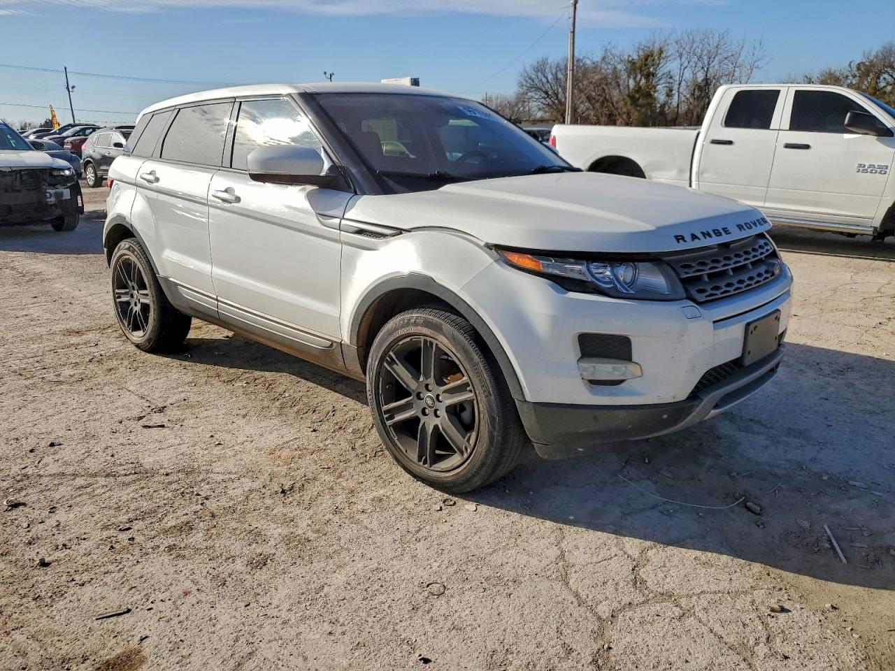 2013 Land Rover Range Rover Evoque Pure Premium - Image 4