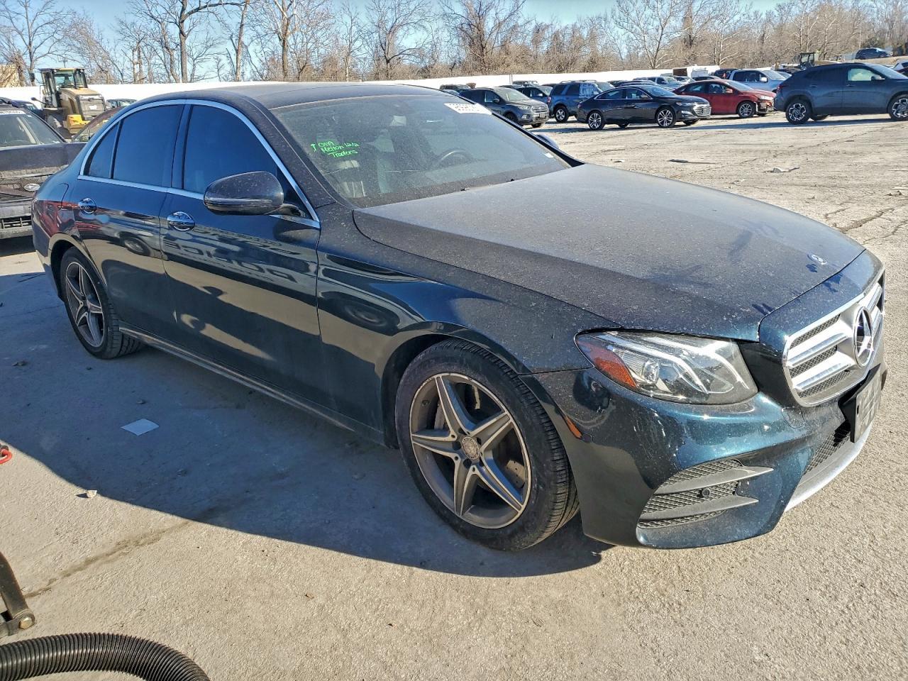 2017 Mercedes-Benz E 300 4Matic - Фото 4