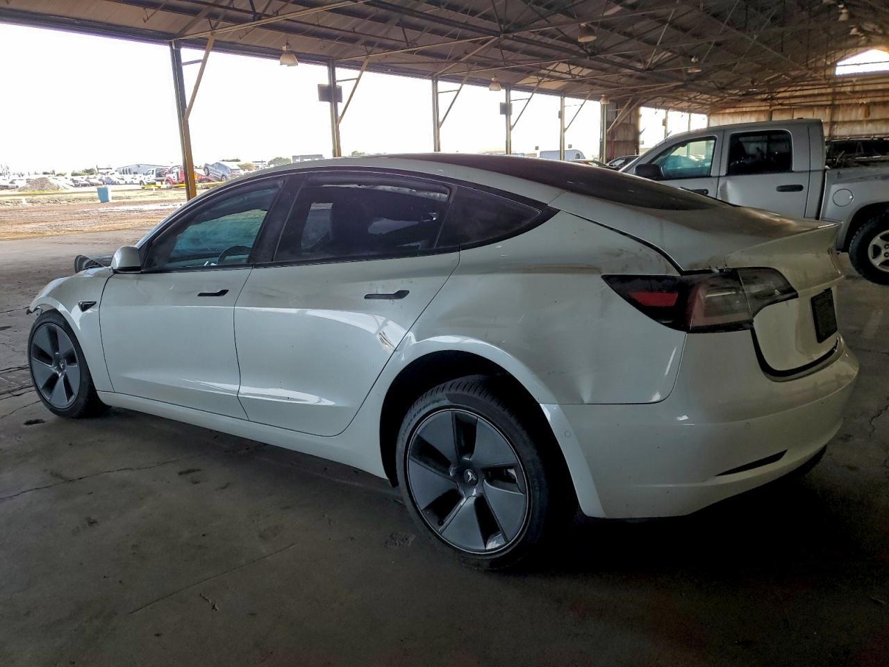 2022 Tesla Model 3 - Фото 2